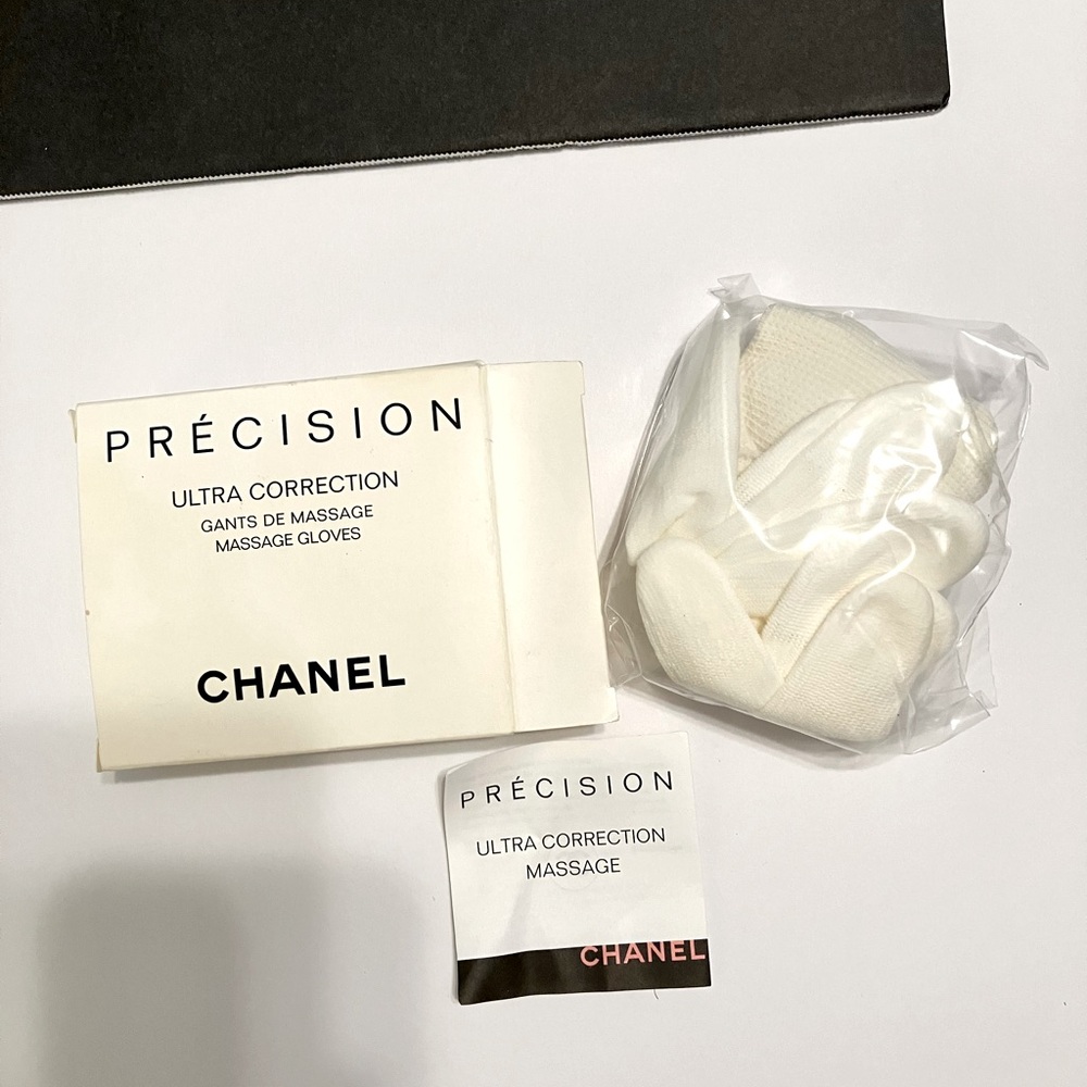 Chanel Vintage Precision Ultra Correction Massage Gloves for Facial